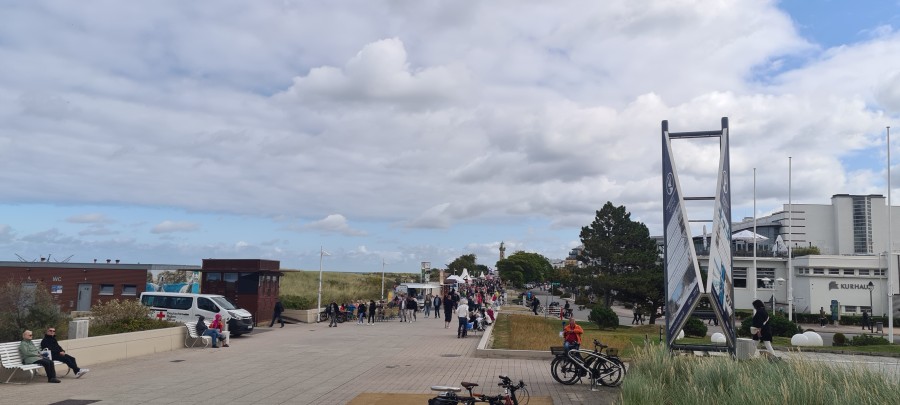 Warnemünde zum Teepott.jpg